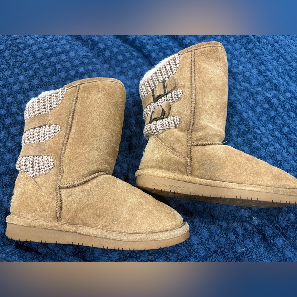 EUC youth Bearpaw boots